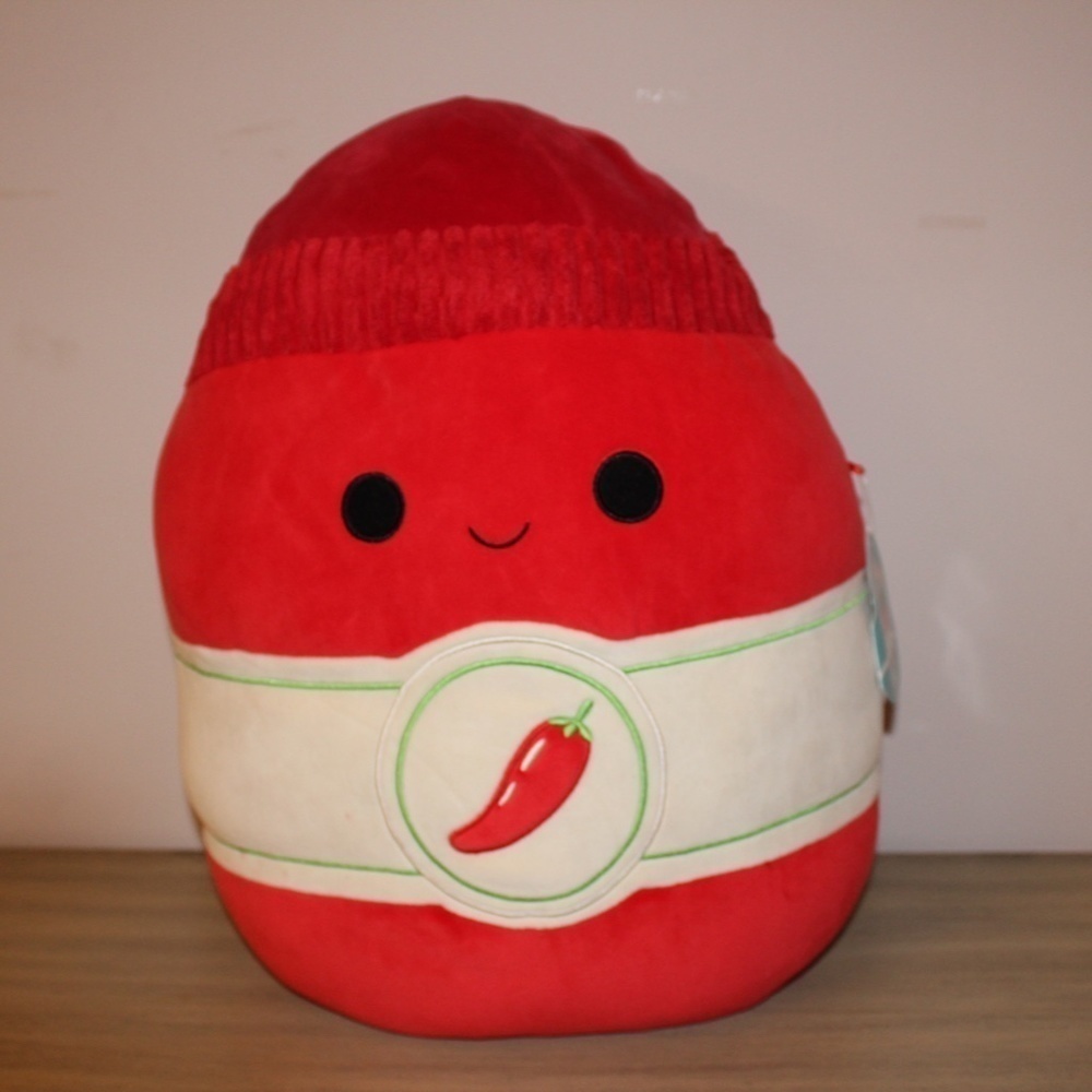 SQUISHMALLOWS ILLIA RED HOT SARATCHA SAUCE Kellytoy BRAND NEW - Picture 1 of 6